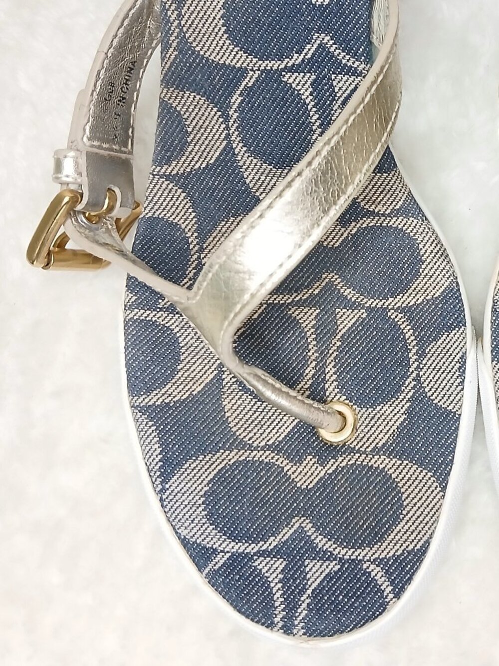 Coach Vintage Pristine Patchwork Signature Canvas Wedge Thong Sandals Size 8.5 - Picture 4 of 14